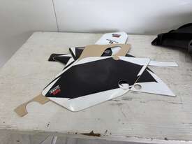 Assorted Motorbike Plastics/ Stickers (Police Lost & Stolen) - picture0' - Click to enlarge