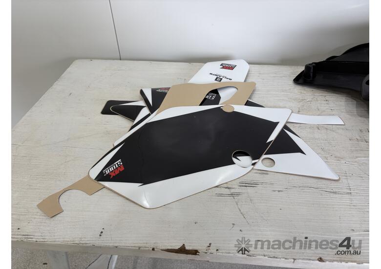 Assorted Motorbike Plastics/ Stickers (Police Lost & Stolen)