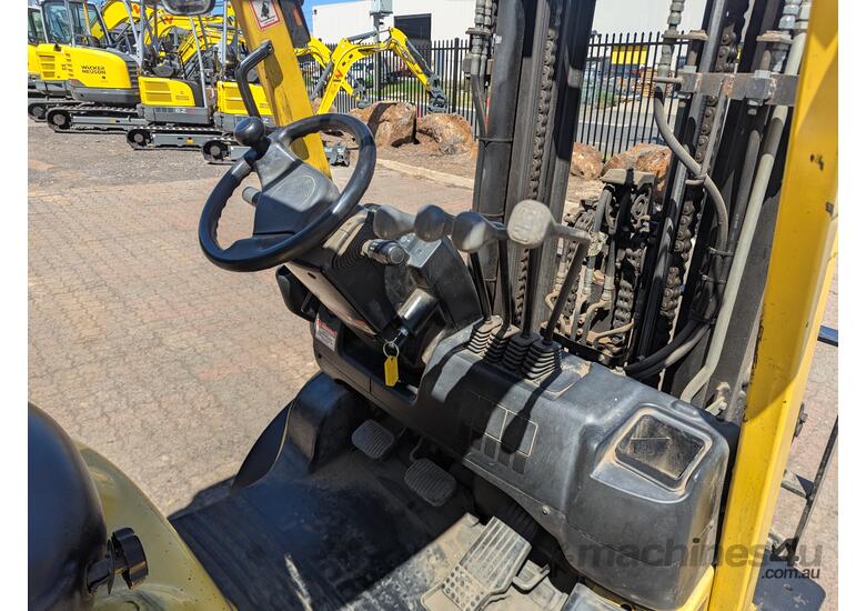 Hyster H3T Forklift image 10