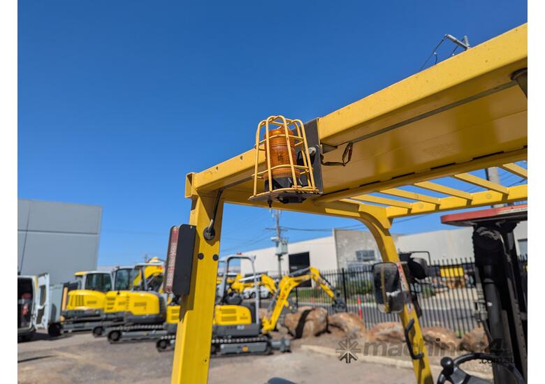 Hyster H3T Forklift image 14