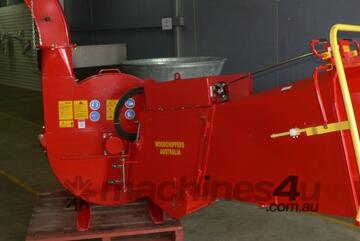 Never been  . In perfect condition. CH 260 Woodchipper, Hydraulic infeed chute, 10 inch chipper.