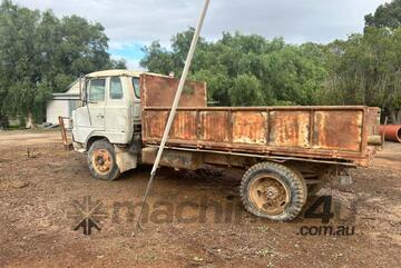 Hino   KL tip truck