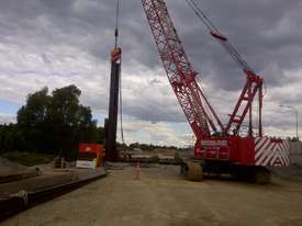 FAV 416 and 216 Vibratory Hammer - picture2' - Click to enlarge