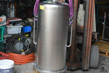 Lenticular cartridge filter pressure housing