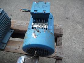 WESTERN ELECTRIC 2HP 3 PHASE ELECTRIC MOTOR/ 1440 - picture0' - Click to enlarge