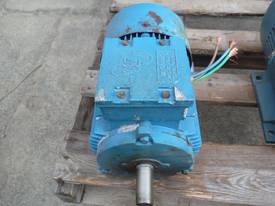 WESTERN ELECTRIC 2HP 3 PHASE ELECTRIC MOTOR/ 1440 - picture2' - Click to enlarge