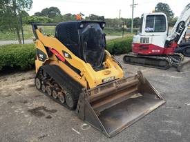 LOW HOUR MULTI TERRAIN/RUBBER TRACK LOADER - picture0' - Click to enlarge