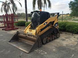 LOW HOUR MULTI TERRAIN/RUBBER TRACK LOADER - picture0' - Click to enlarge
