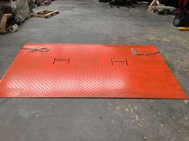 7t container ramp metal thinckness 5.5mm - picture1' - Click to enlarge