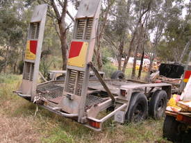 4.5ton tandem , S cam air brakes , - picture0' - Click to enlarge