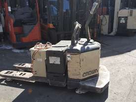 CROWN 60PE RIDE ON PALLET MOVER PALLET TRUCK 3000KG CAPACITY $3,499+GST - picture0' - Click to enlarge