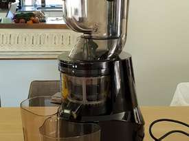 OPTIMUM 700 ADVANCED COLD PRESS JUICER - picture0' - Click to enlarge