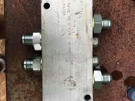 load holding valves (many in stock) - picture0' - Click to enlarge