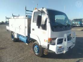 Isuzu NPS300 - picture0' - Click to enlarge