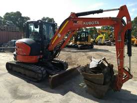 2017 KUBOTA U55-4 EXCAVATOR WITH A/C CABIN AND HYDRAULIC ANGLE DOZER BLADE. 1400 HOURS. - picture1' - Click to enlarge