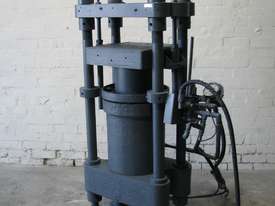 200 Ton Industrial Hydraulic Hobbing Press - picture0' - Click to enlarge