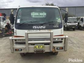 2002 Isuzu NPS300 - picture1' - Click to enlarge