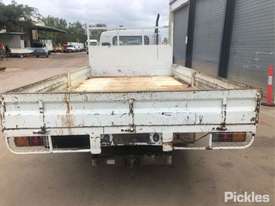 2001 Mitsubishi Canter 500/600 - picture2' - Click to enlarge