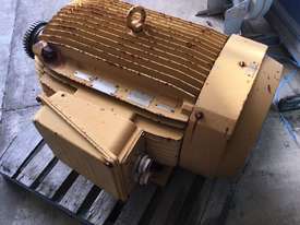 WEG 250HP 3 PHASE ELECTRIC MOTOR/ 1480RPM - picture0' - Click to enlarge