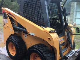 2014 MUSTANG 1900R SKID STEER LOADER A/C 2000 HOURS HIGH FLOW POWER TACH RIDE CONTROL PILOT CONTROLS - picture0' - Click to enlarge