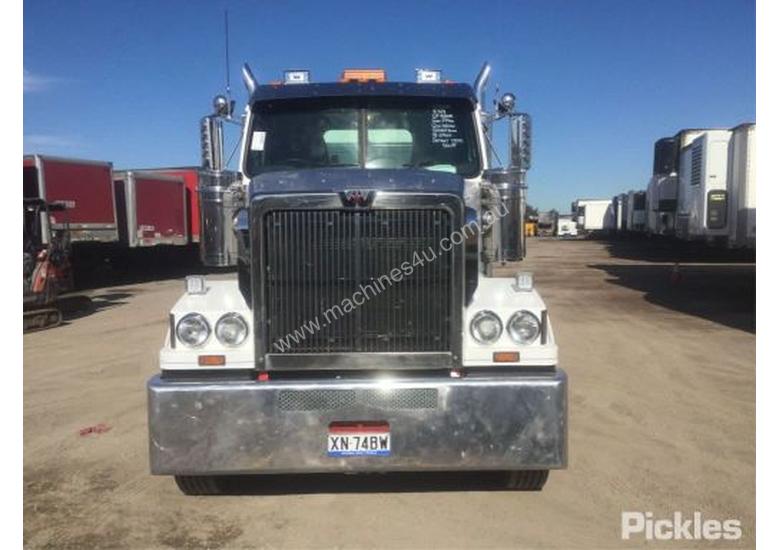 caption 2015 Western Star Constellation 4800 FX