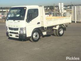 2017 Mitsubishi Canter FE - picture2' - Click to enlarge