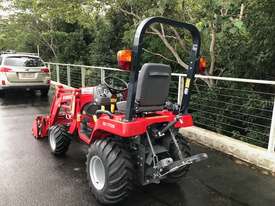 Massey Ferguson GC1705 Tractor & 4in1 Loader - picture2' - Click to enlarge