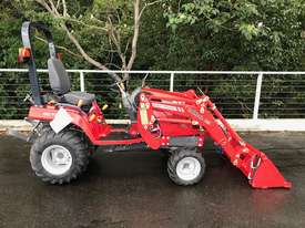 Massey Ferguson GC1705 Tractor & 4in1 Loader - picture1' - Click to enlarge