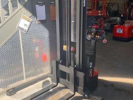 Electric Straddler Stacker - picture0' - Click to enlarge