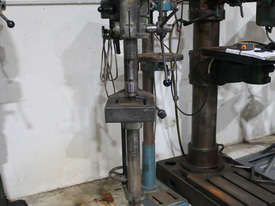 Servian SA2 Pedestal Drill (240V)  - picture0' - Click to enlarge
