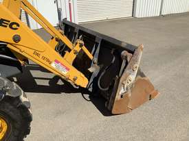 Fermec 660B Industrial loader - picture2' - Click to enlarge