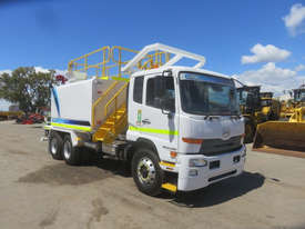 UD PW24280 Water truck Truck - picture0' - Click to enlarge