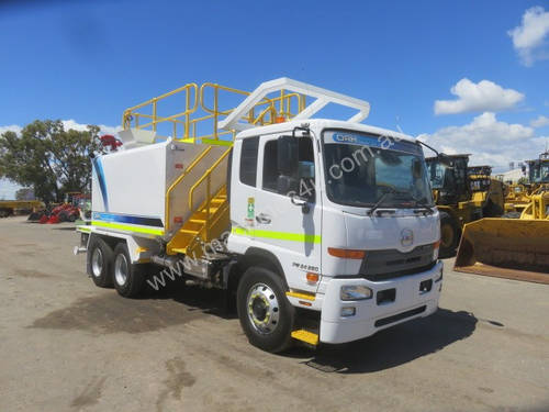 UD PW24280 Water truck Truck