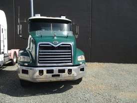 2005 mack 6X4 PRIME MOVER - picture2' - Click to enlarge
