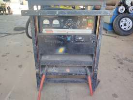 Lincoln DC 600  multi process welder - picture0' - Click to enlarge