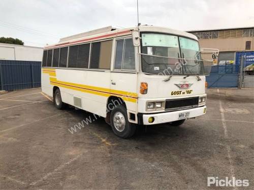 1989 Hino AC140K