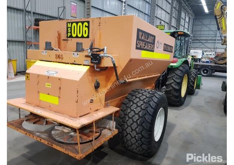 Buy Used WalAg WalAg Wallaby Spreader 6 34 Spreader Truck in , Listed on Machines4u