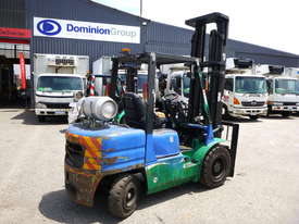 Mitsubishi FG35AT 3.5 Tonne LPG Forklift - picture1' - Click to enlarge