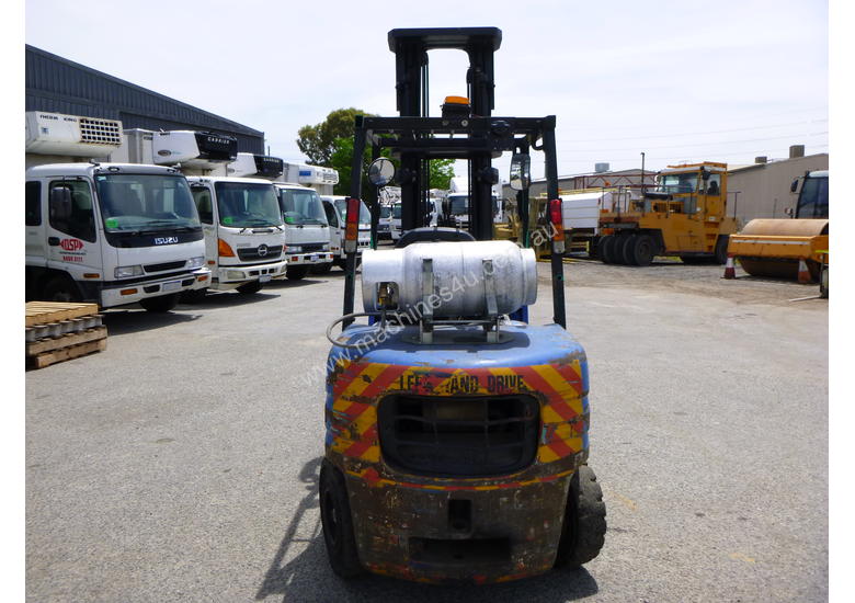 caption Mitsubishi FG35AT 3.5 Tonne LPG Forklift