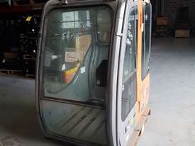 Hitachi ZX135US Cabin - picture0' - Click to enlarge