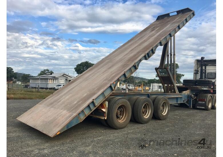 caption HOWARD PORTER step deck tipper trailer