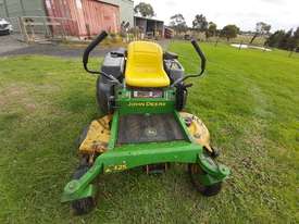 John Deere ride on mower - picture1' - Click to enlarge