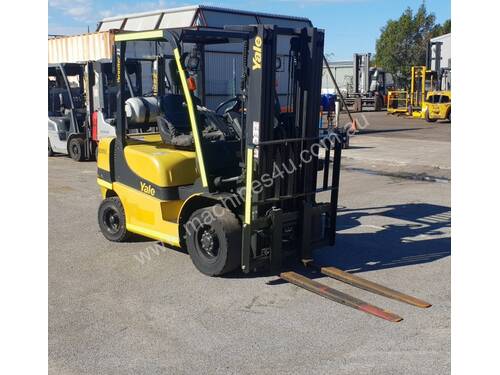 Yale 2500kg LPG Forklift with 4590mm Three Stage Container Mast
