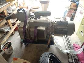 Becker vltf 250 vaccum pump, 5.5 kW to three phase industrial Motor. - picture0' - Click to enlarge