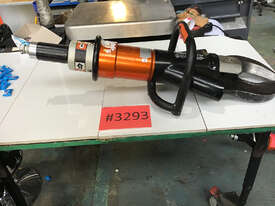 Holmatro Hydraulic Cutters, Hydraulic Rescue Shears CU 4050 C NCT II  - picture1' - Click to enlarge