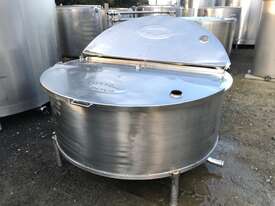 1,100ltr Single Skin Stainless Steel Tank  - picture2' - Click to enlarge