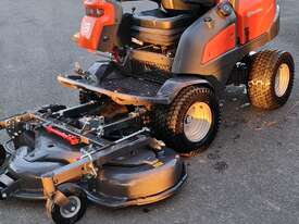 Top of the Husqvarna P525D Commercial mower - picture0' - Click to enlarge