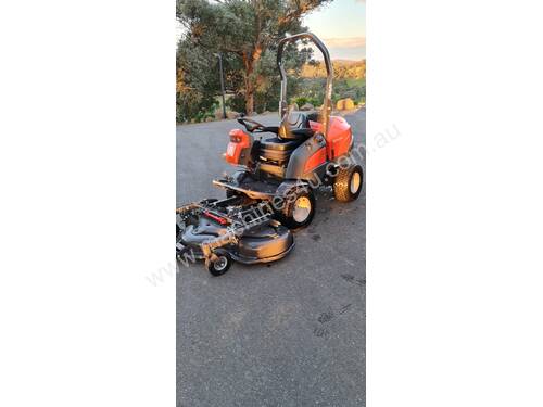 Top of the Husqvarna P525D Commercial mower