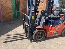 2.5 Tonne Container Mast Forklift For Sale - picture2' - Click to enlarge