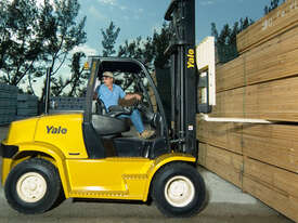 Heavy Duty 7T Counterbalance Forklift - picture0' - Click to enlarge